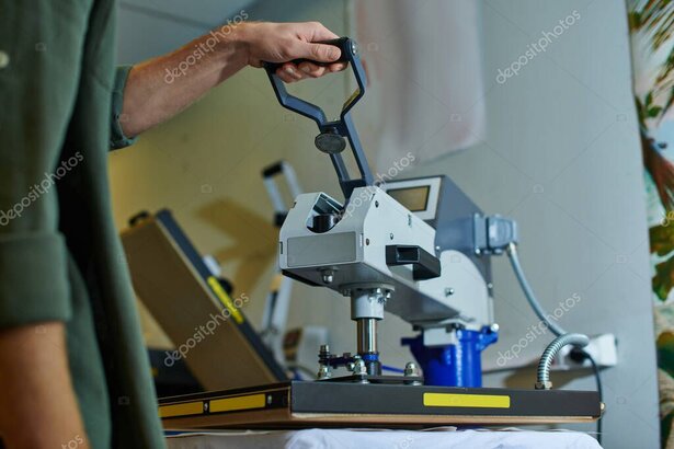 Druckwerkstatt mit T-Shirt-Druckmaschine