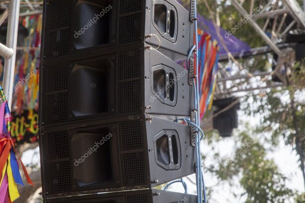 Country-Festival mit Bühne und Publikum